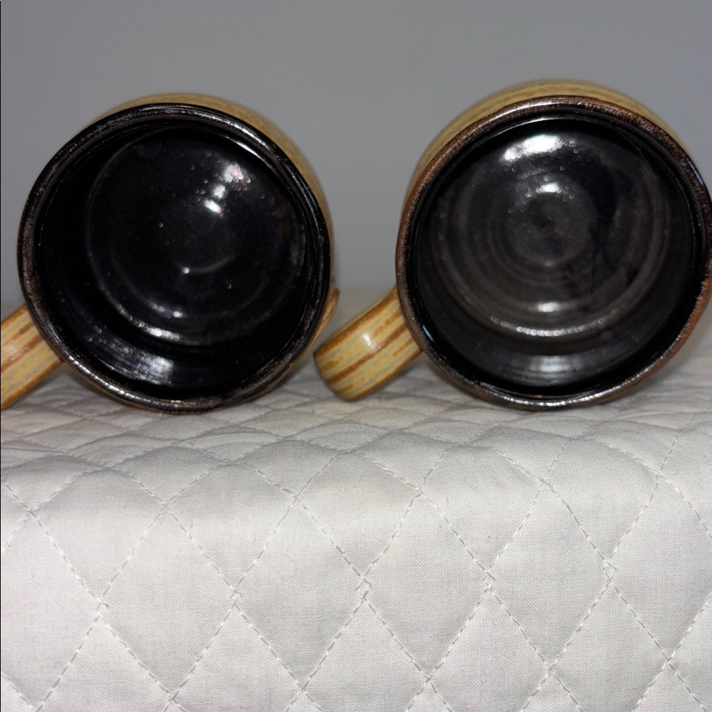 Handcrafted Stonebridge
Stoneware Pottery Mugs The Canada Goose & The Mallard - Picture 6 of 9